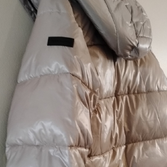 Vince Camuto Silver Puffer Hooded Jacket - Picture 6 of 12